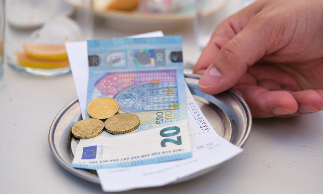 Dutch residents use cash for payments less often than the rest of Europe