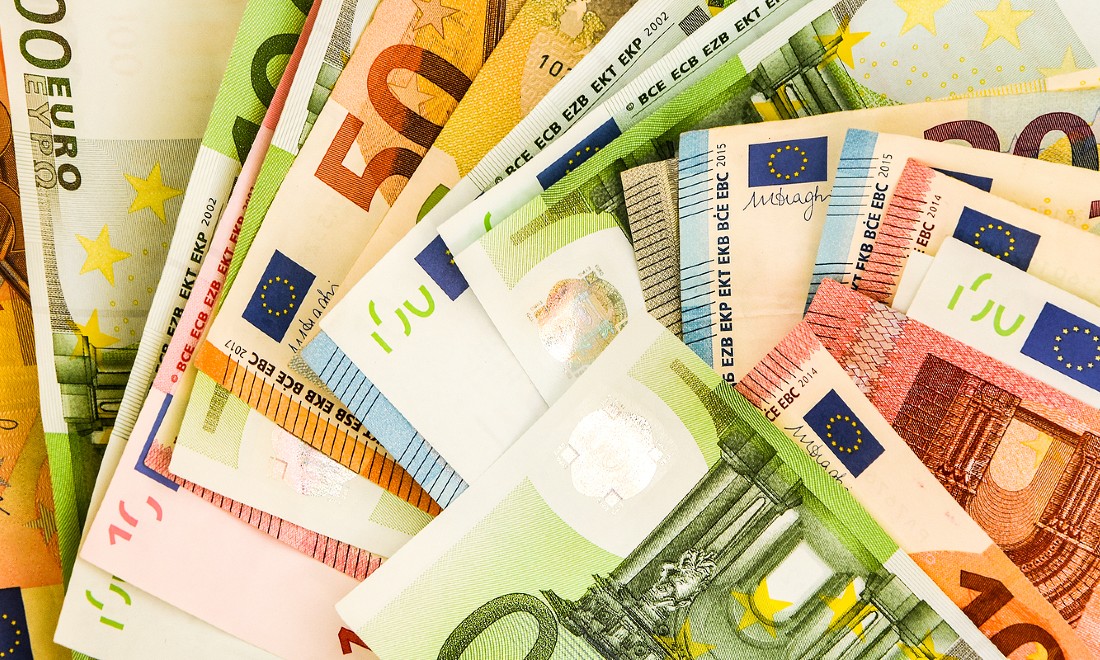 How much of your wealth should you hold in cash?