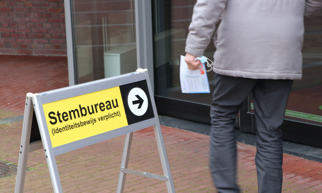Hacker finds vulnerabilities in Dutch election software in under one hour