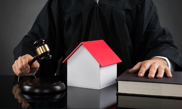 How to deal with a house in case of divorce or inheritance