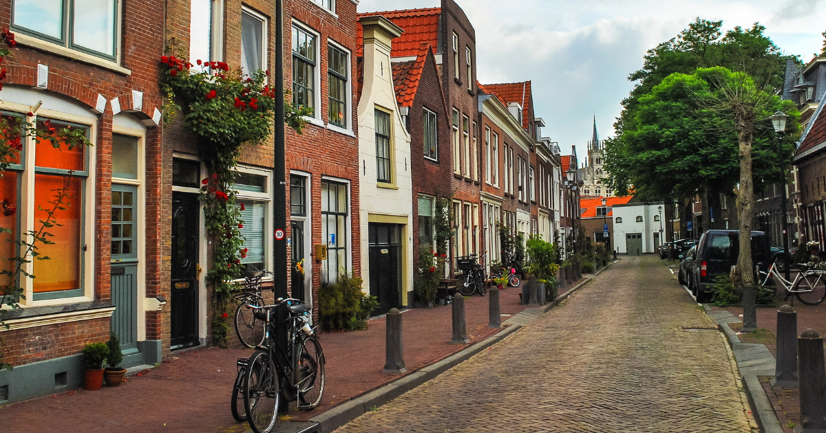 Dutch residents spend less of their income on housing despite rising prices