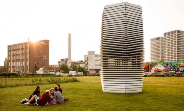 Dutch designer Roosegaarde takes innovative anti-smog tower to China