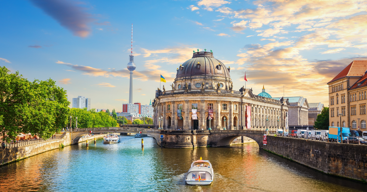 Affordable train between Amsterdam, Berlin and Hamburg hits the tracks