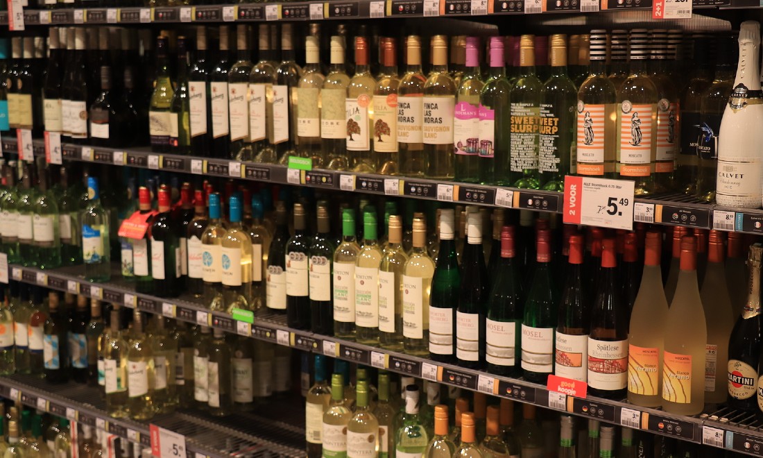 Supermarket discounts capped at 25 percent for alcohol from July