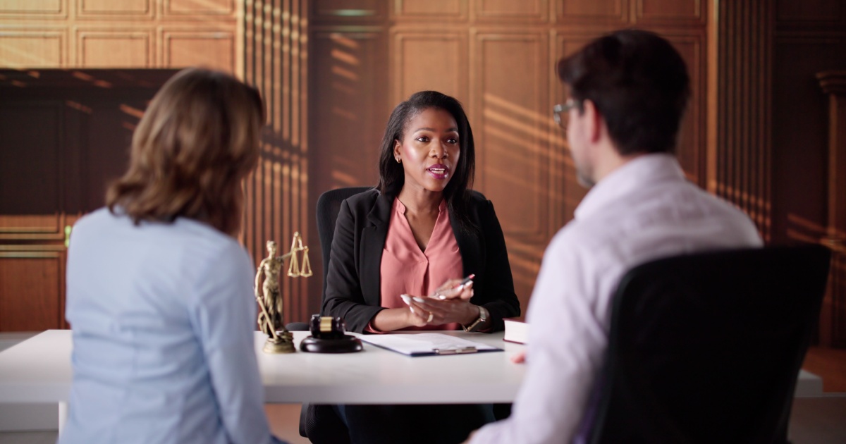 Why expats benefit from an Attorney-Mediator