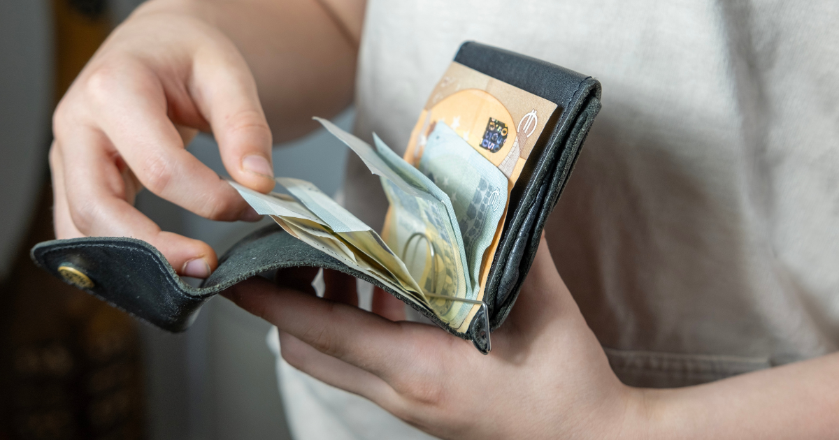 Dutch households should stockpile 3 days’ worth of emergency cash, say banks