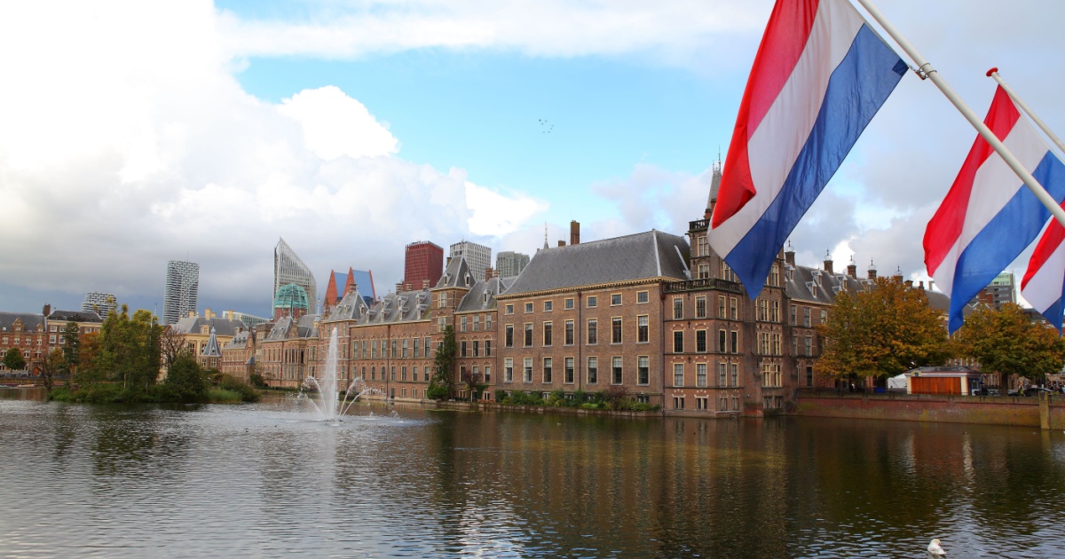 Cabinet pushes ahead with plan to double residence requirement for Dutch citizenship