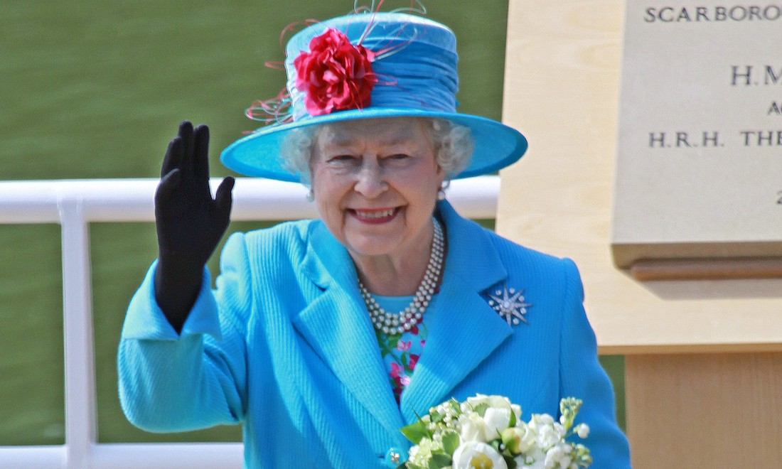 Dutch King and political leaders pay respect to Queen Elizabeth II