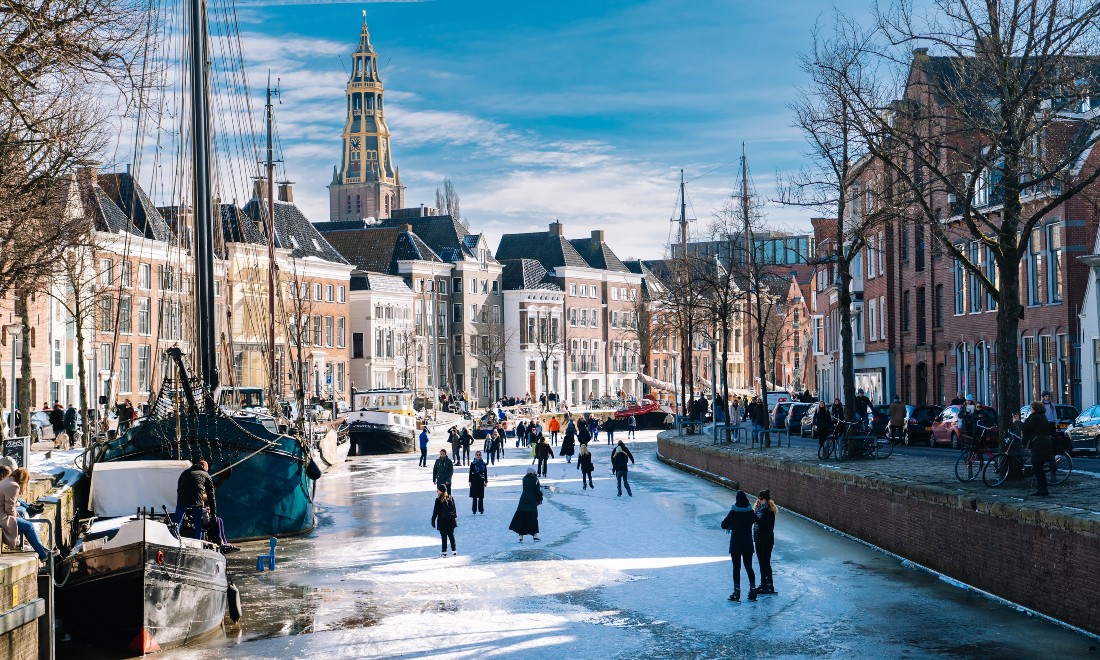 Oops! KLM uses photo of Groningen in article about Amsterdam